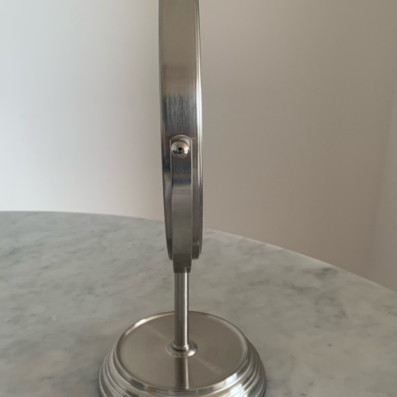 Makeup counter mirror in nickel finish - Picture 3 of 3